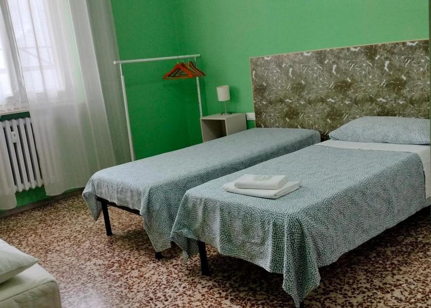 Lombardy Pero Triple Room with Private Bathroom