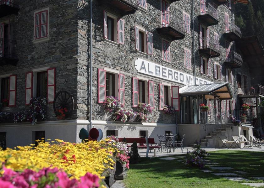Valle d'Aosta Ayas balcony/terrace