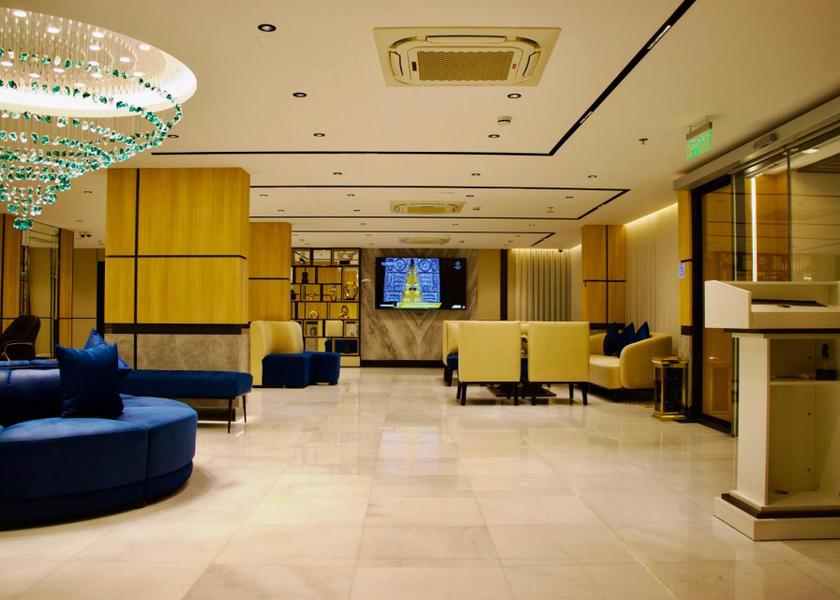  Medina shared lounge/tv area