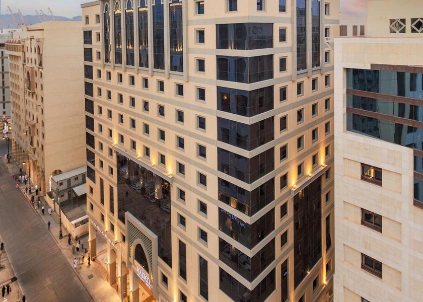  Medina Hotel Exterior