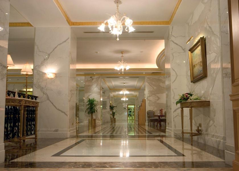  Medina exterior view