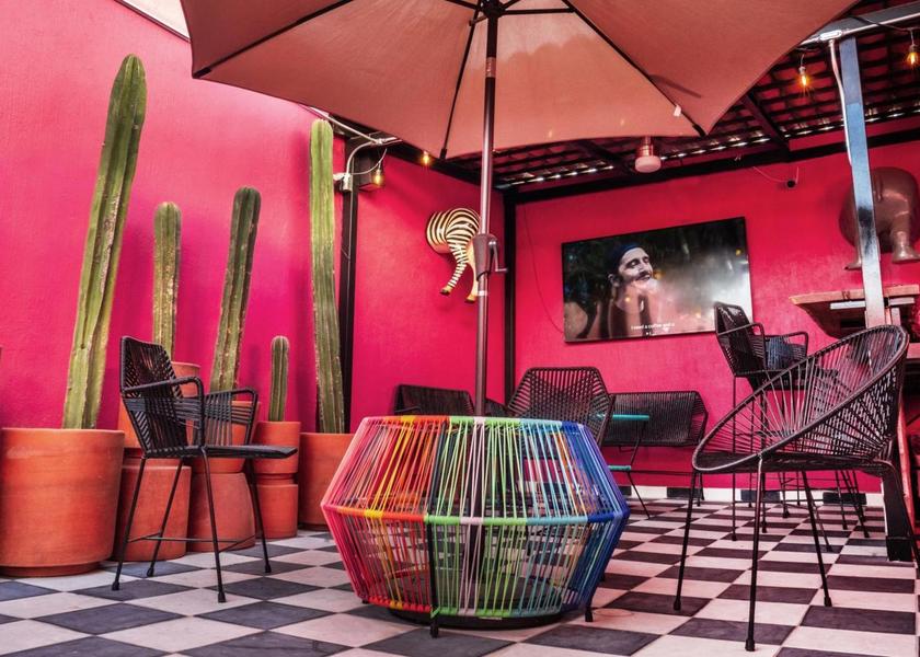 shared lounge/tv area