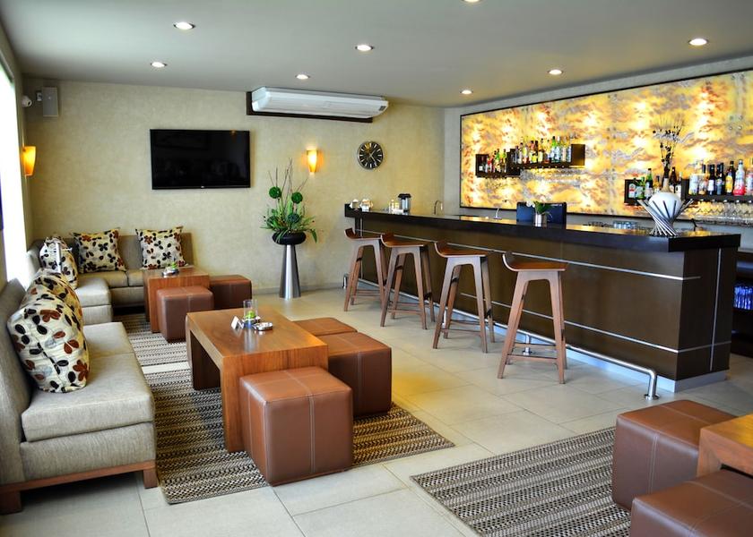 Veracruz Córdoba Bar (on property)