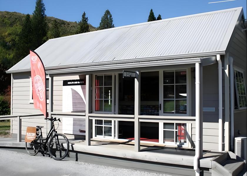 Otago Arrowtown Hotel Exterior