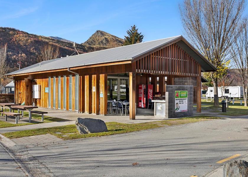 Otago Arrowtown exterior view