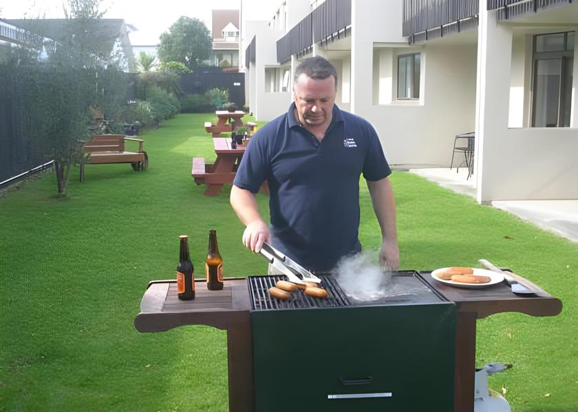  Napier exterior view