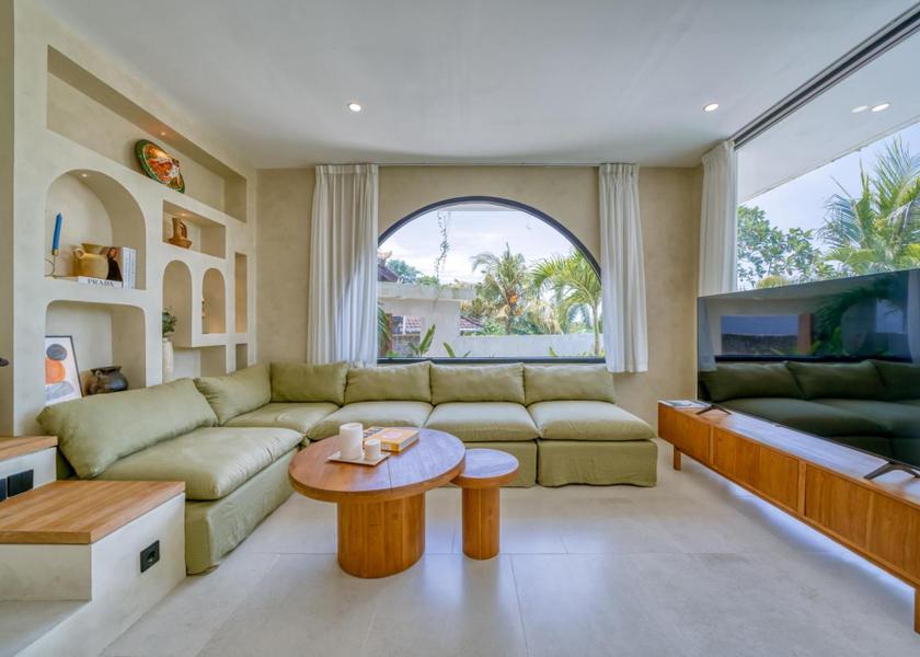 shared lounge/tv area