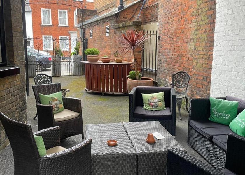 England Chertsey garden