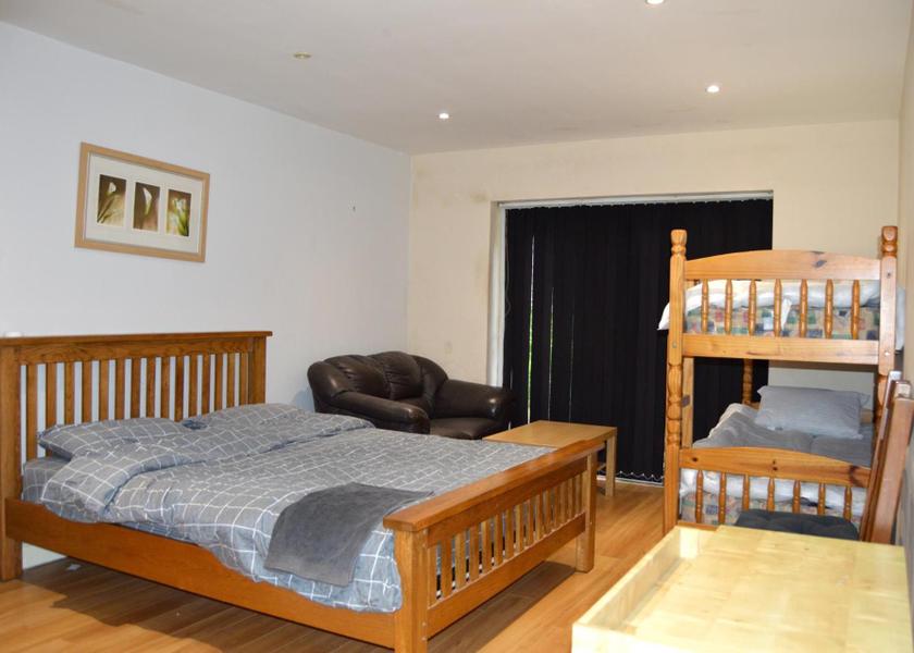 England South Croydon Double Room with Private Bathroom