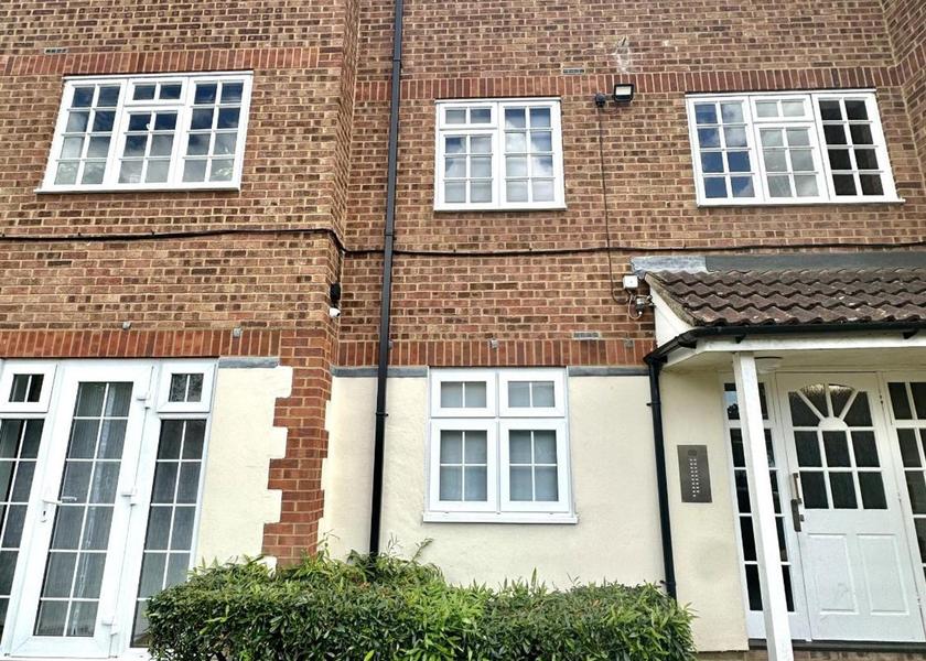 England Mitcham exterior view