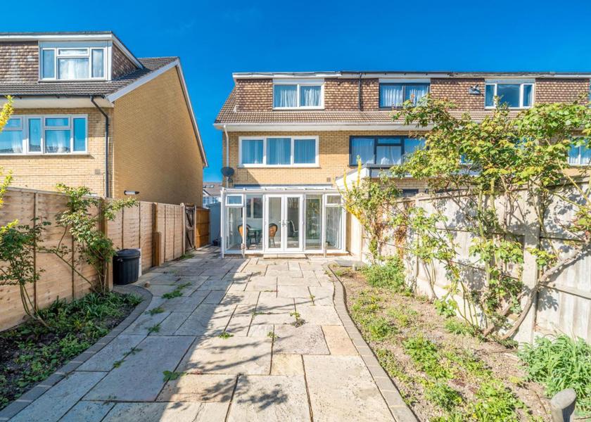 England Romford exterior view