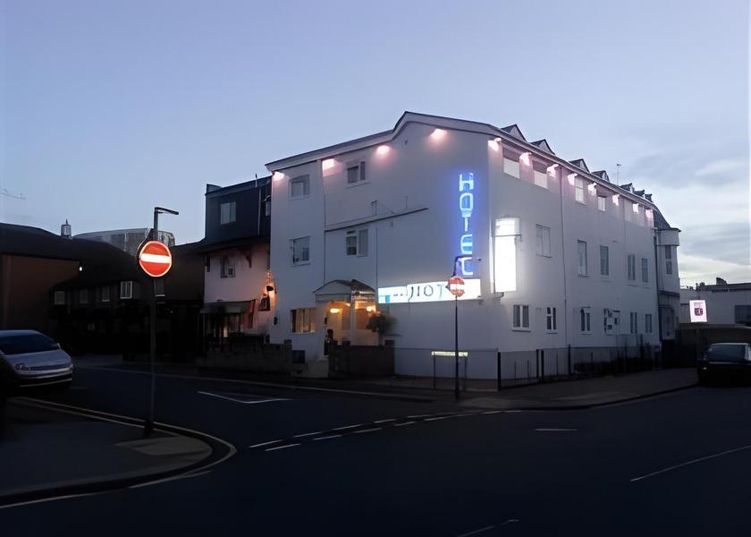 England Barking Hotel Exterior