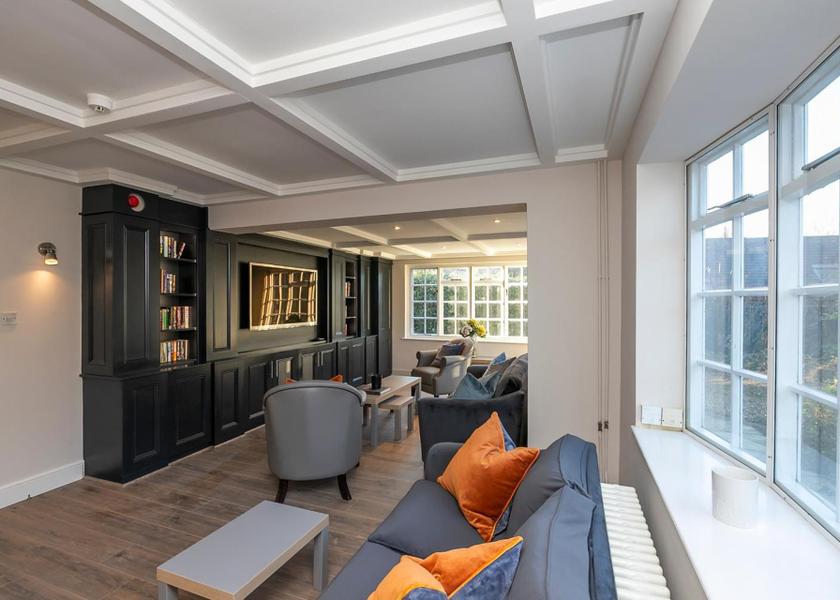 shared lounge/tv area