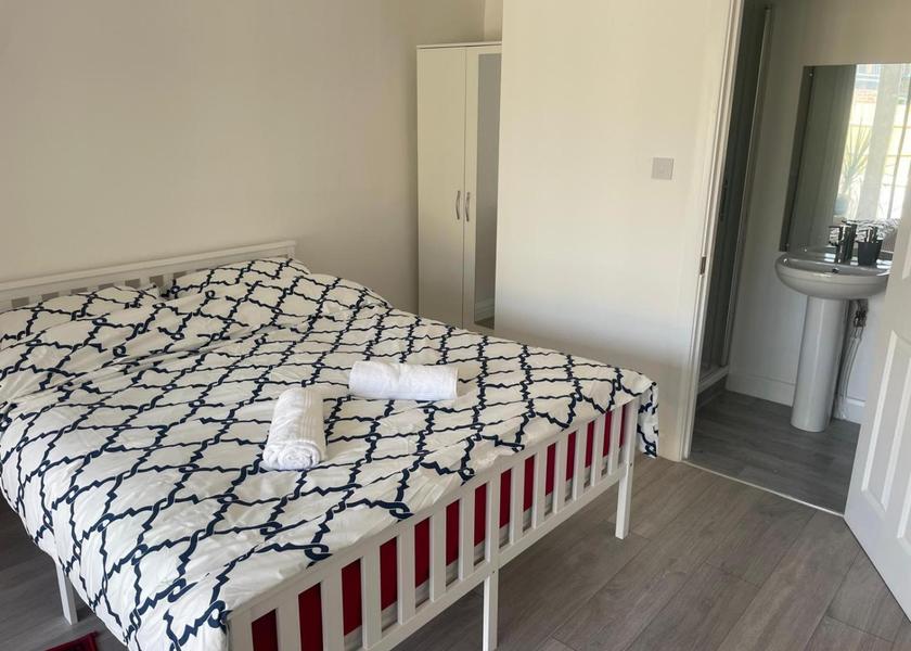 England Edgware Superior King Room