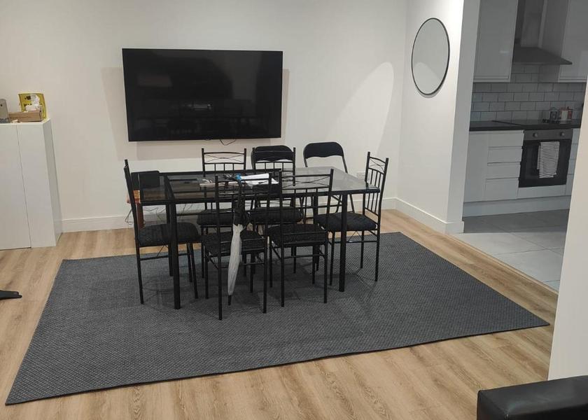 shared lounge/tv area