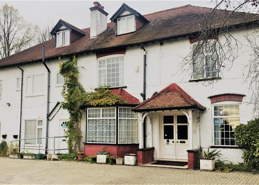 England Uxbridge exterior view