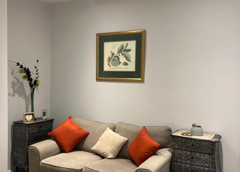 shared lounge/tv area