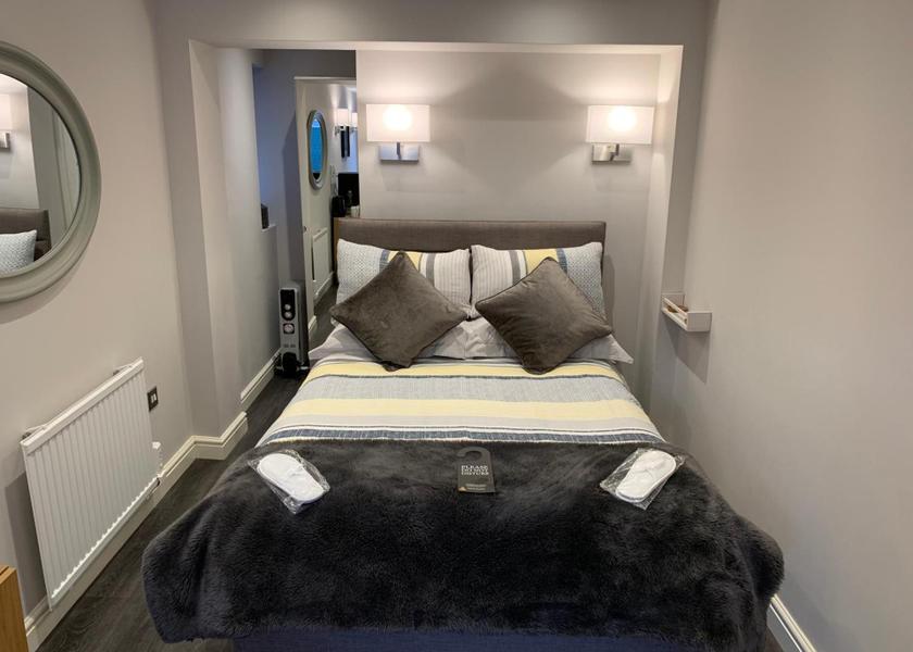 England Sutton-in-Ashfield Deluxe Double Studio