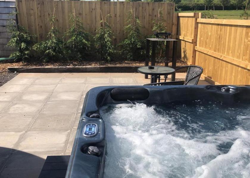 England Frodsham hot tub