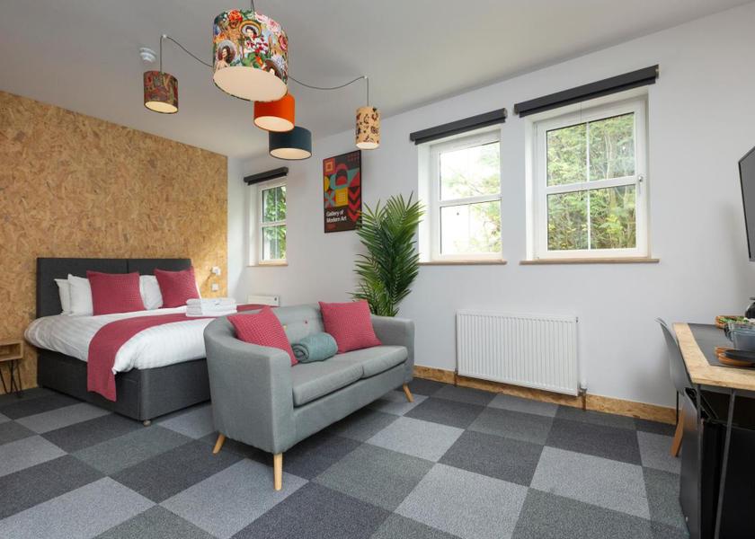 Scotland Edinburgh Superior Quadruple Room with Ensuite (Room 7)