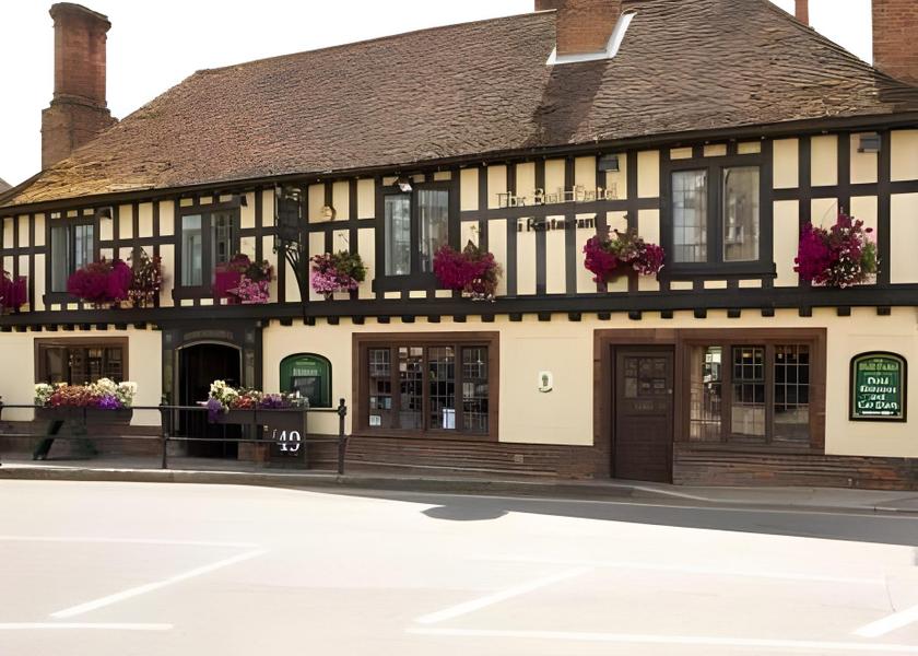 England Halstead Exterior view