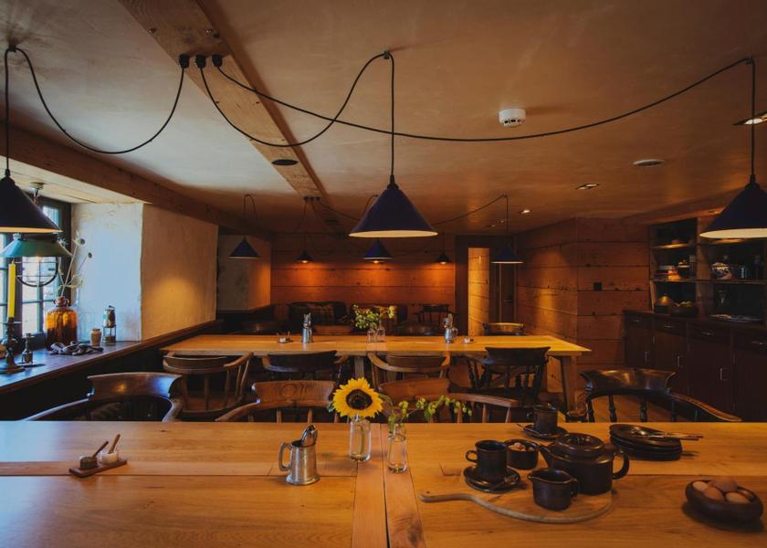 Wales Cardigan bar/lounge