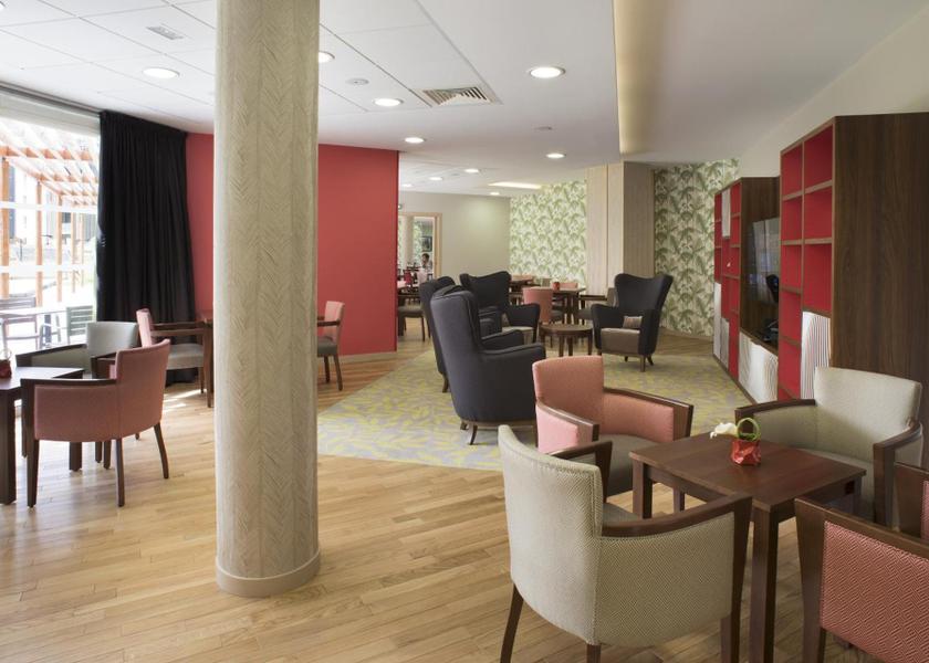 Nouvelle-Aquitaine Pau shared lounge/tv area
