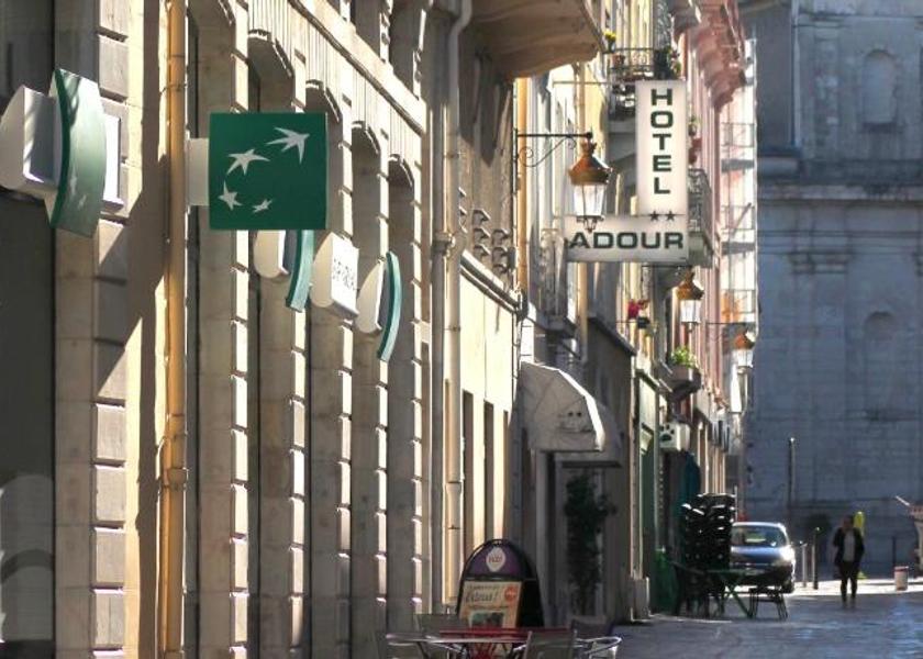 Nouvelle-Aquitaine Pau Entrance
