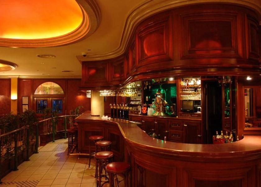 Brittany Brest bar/lounge