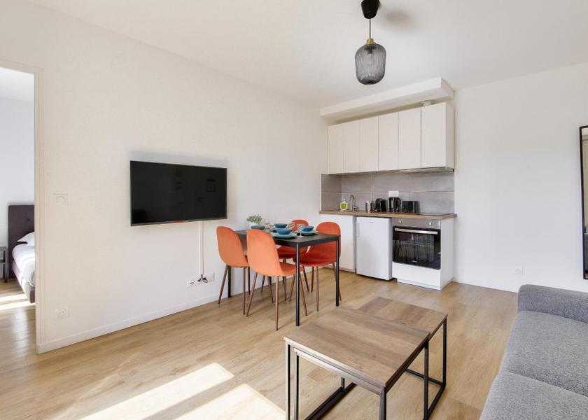 shared lounge/tv area