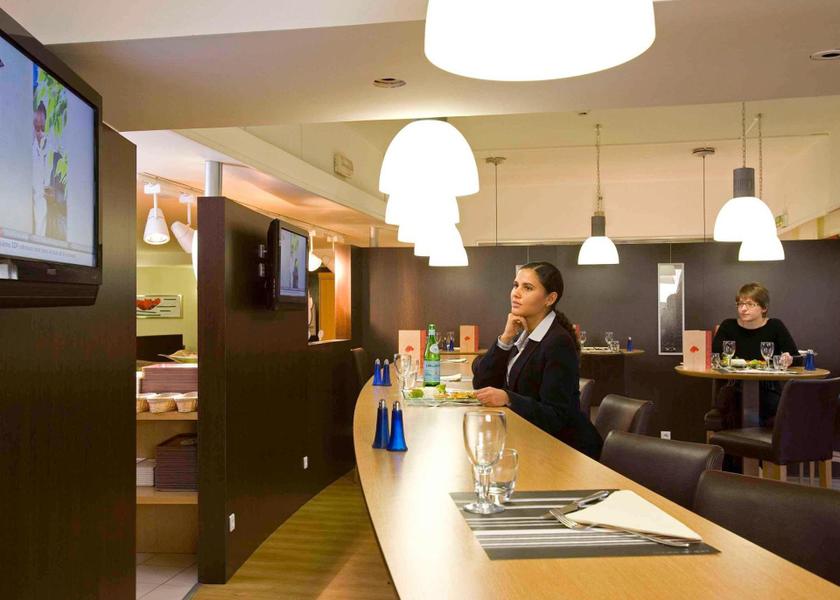 Île-de-France La Courneuve bar/lounge