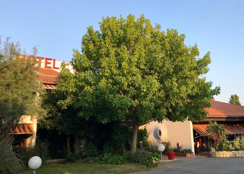  Saint-Louis exterior view