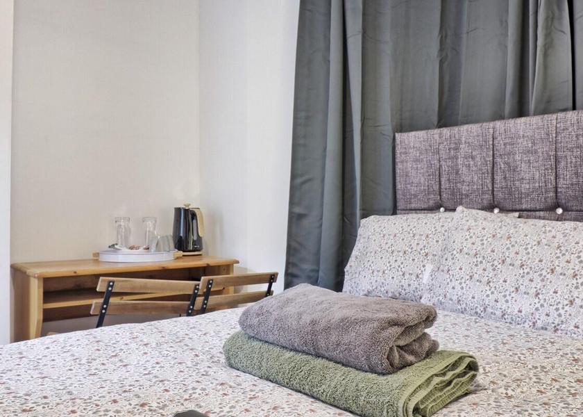 England Westcliff-on-Sea Room 1