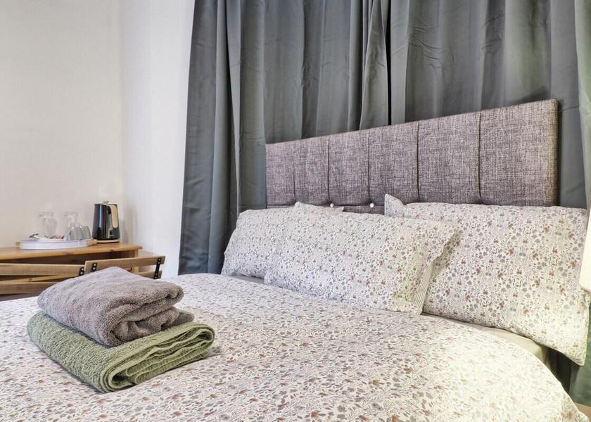 England Westcliff-on-Sea Room 1
