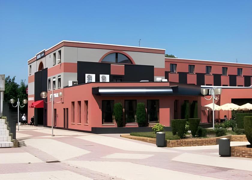 Hauts-de-France Lens exterior view