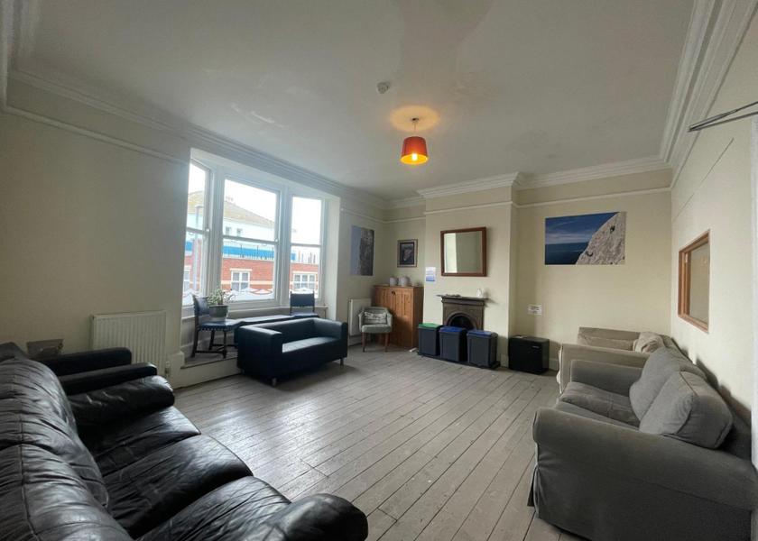 shared lounge/tv area