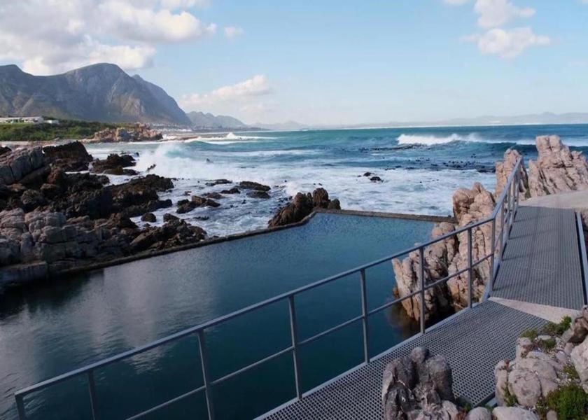Western Cape Hermanus surrounding environment