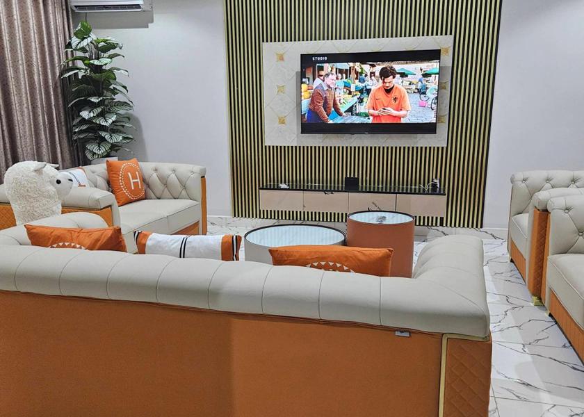 shared lounge/tv area