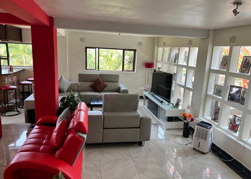 shared lounge/tv area