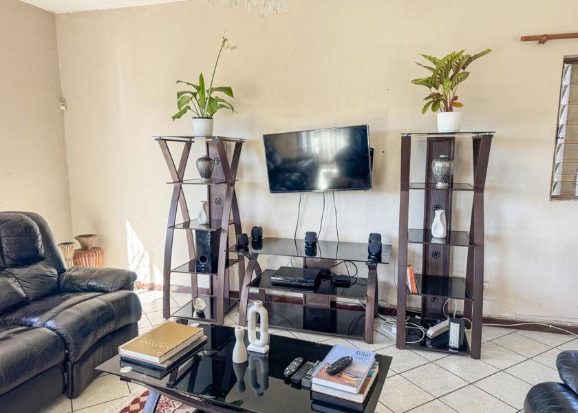 shared lounge/tv area