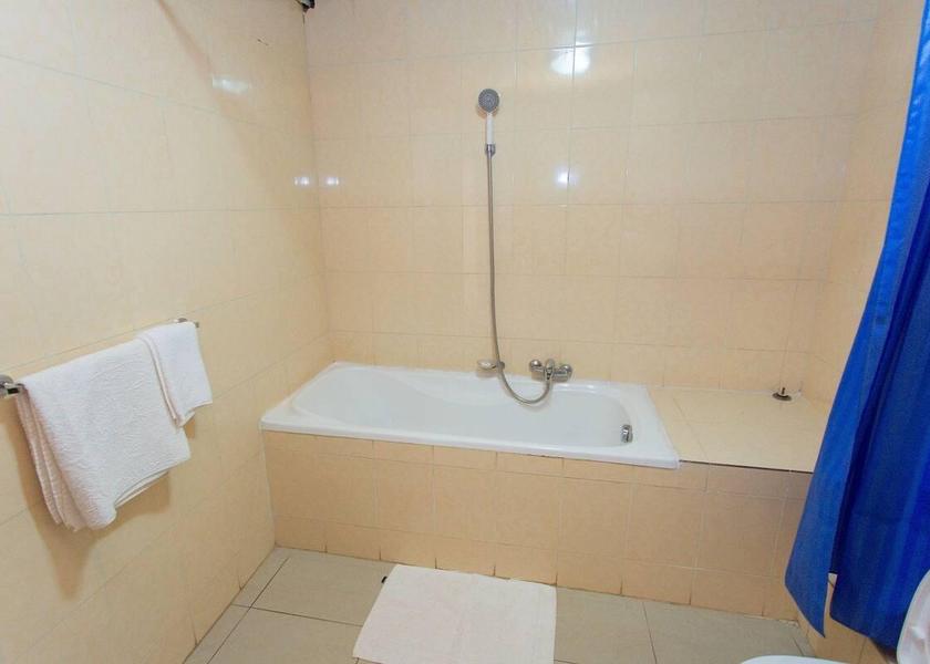  Kigali bathroom