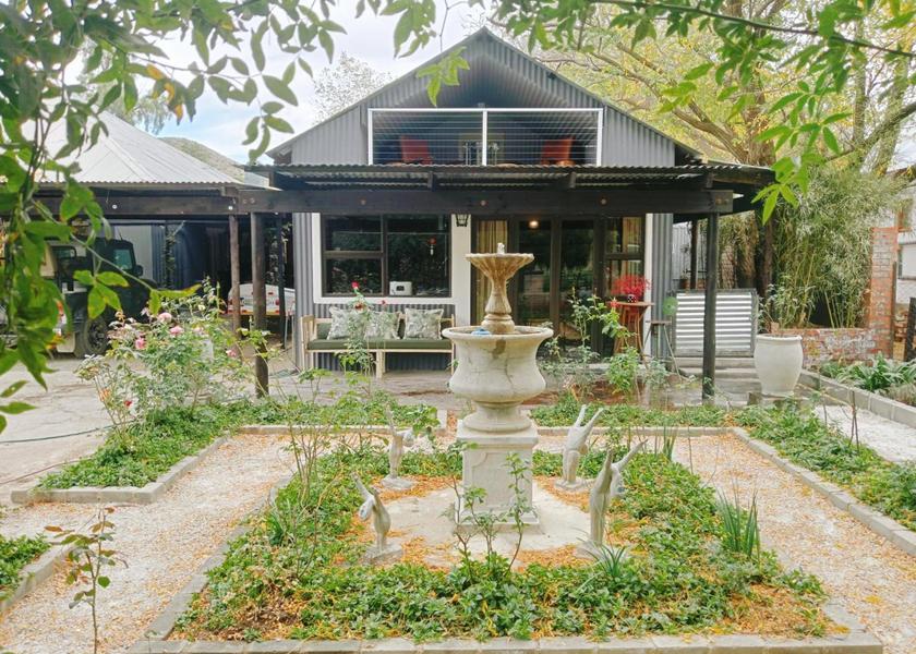 Eastern Cape Nieu-Bethesda garden
