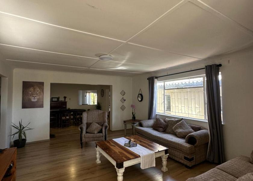 shared lounge/tv area