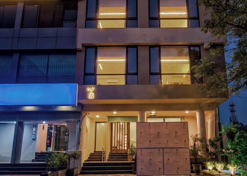 Front of property - evening/night