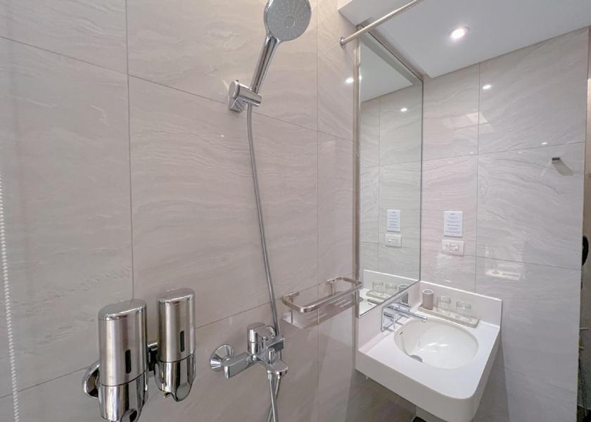  Pasay Runway Stay with 2 Beds