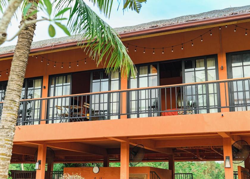 Phuket Province Si Sunthon Room