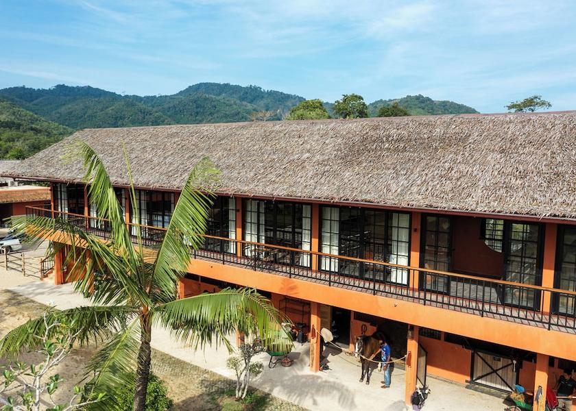 Phuket Province Si Sunthon Exterior