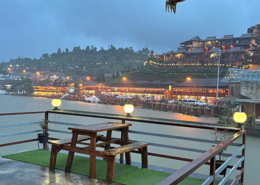 Mae Hong Son Province Mae Hong Son balcony/terrace