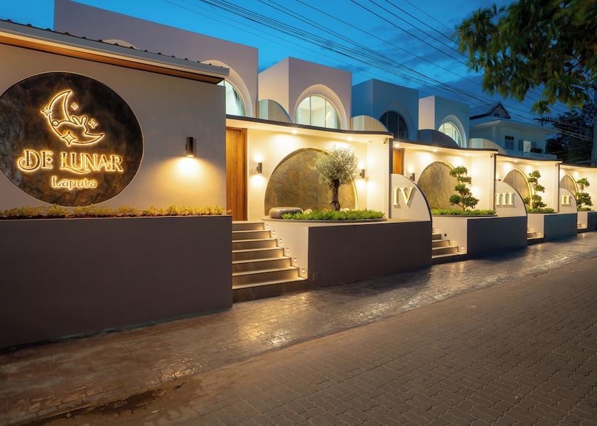 Chonburi Province Koh Lan Front of property - evening/night