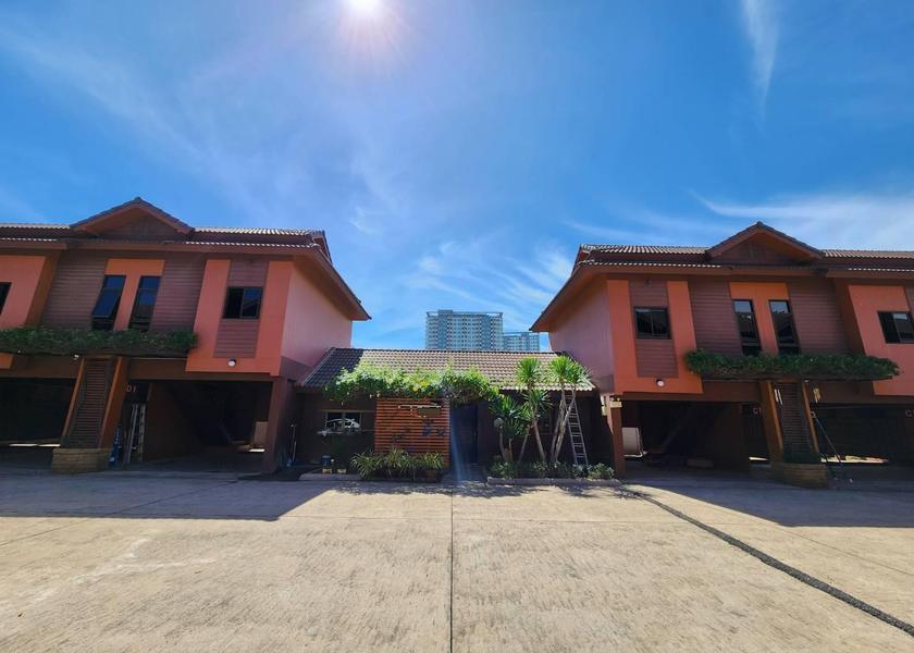 Chonburi Province Si Racha exterior view